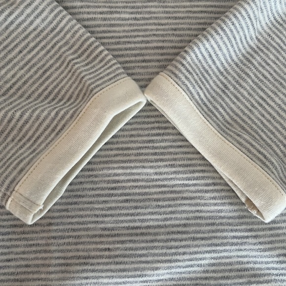 Nautica Tunic top 3/4 Sleeve Notch neck with chain detail size Small - Picture 8 of 11